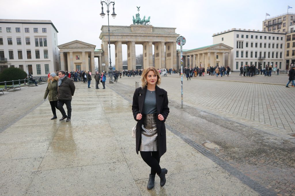 Ein Outfit mit Kompressionsstrümpfen von Juzo zur Fashion Week 2017