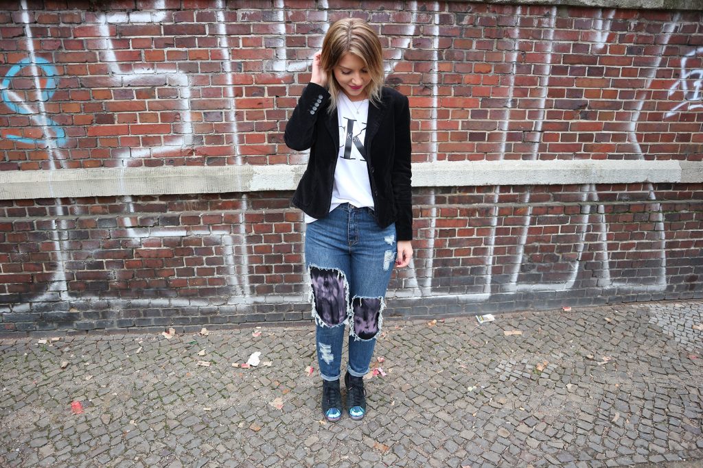 Ein Outfit mit Kompressionsstrümpfen von Juzo