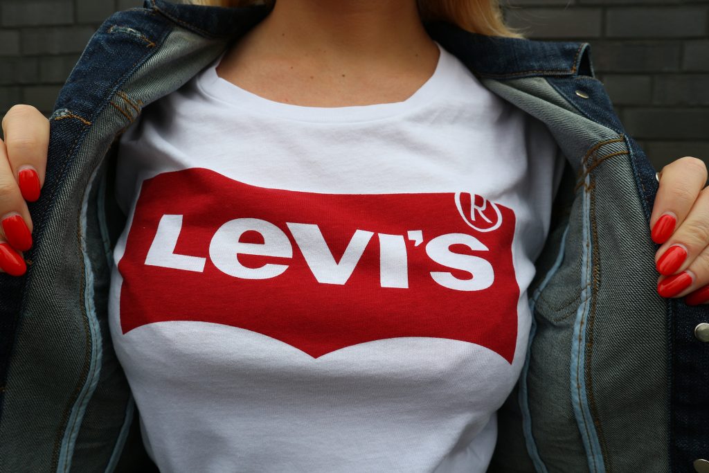 Ein Levi`s Shirt