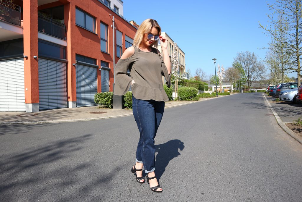 Ein Outfit mit der Lily Super Slim Powerdenim von Luna Largo